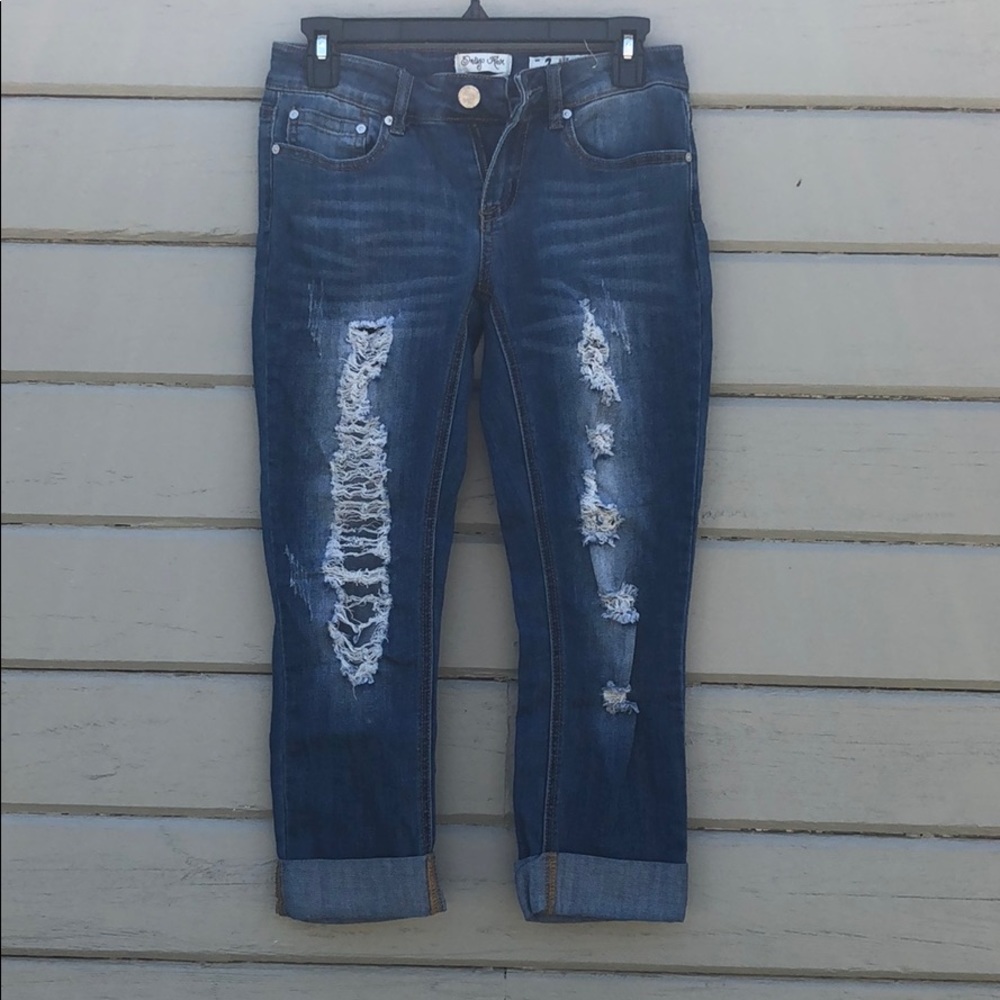 🌵 3 for 15 🌵Distressed Capris 🌵